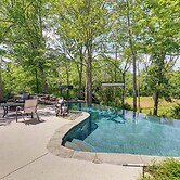 Pool, Hot Tub & Outdoor Theater: Franklin Retreat