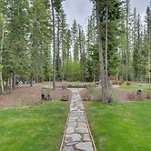 Enchanting Glacier Park Getaway by Flathead Lake!