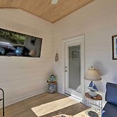 Beaufort Pad w/ Patio: 3 Blocks to Waterfront!
