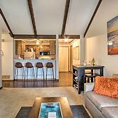 Shawnee Condo < 10 Mi to Downtown Kansas City!