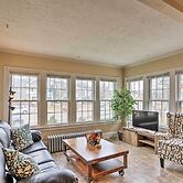 Lakewood Home w/ Yard ~ 8 Mi to Cleveland!