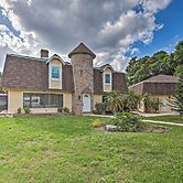 The Aviator's Dream: Pool, Spa & Private Runway!