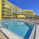 Marco Island Condo w/ Patio: Steps to Beach Access