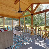 Guntersville Lake Home w/ Deck & Covered Boat Slip