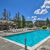 2-condo Property w/ Mtn Views by Golf & Ski Resort
