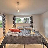 Bright Seattle Cottage w/ Private Backyard Access!