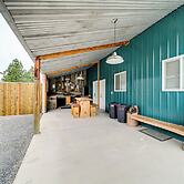 Unique Country Farmhouse Near Lake Roosevelt