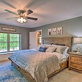16-acre Pilot Point Ranch: Private Pond & Hot Tub