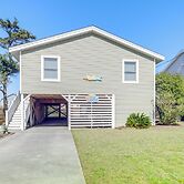 Coastal Home w/ Deck & Outdoor Shower