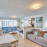 Quaint Avalon Cottage < Half-mi to Beaches!