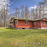 Rustic & Modern Russell Cabin w/ Grill + Deck