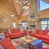 Groesbeck 'lodge on the River': Hot Tub & Fire Pit