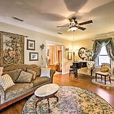 Walk to Midwestern State: Wichita Falls Cottage!