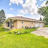 Bloomington Family Home - Private Deck & Yard
