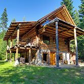Cozy Easton Cabin w/ Wenatchee Nat'l Forest Views!