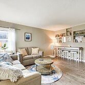 Pet-friendly Hoquiam Cottage w/ River Access!