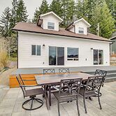 Charming Florence Home w/ Fire Pit & River Views!