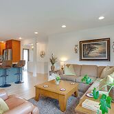 Modern Creekside Home: 9 Mi to Downtown Denver