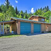 Picturesque Port Angeles Cabin w/ Fire Pit!