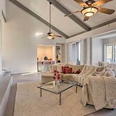 Sleek Rancho Mirage Villa: Patio, Pool, Golf!