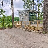 2 Mi to Msu: Chic Tiny Home Retreat!