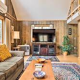 Mountain-view Conway Cabin ~ 9 Mi to Slopes!