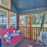 4 Mi to Dtwn Mckinney: Tiny Home w/ Fireplace