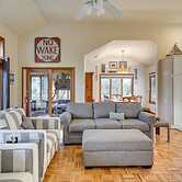 Southern Shores Family Retreat Mins to Beach!