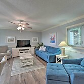 Bright Emerald Isle Condo w/ Private Beach Access!