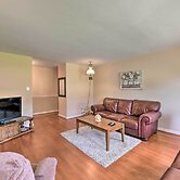 Cozy Charlotte Retreat w/ Yard ~ 5 Mi to Dtwn