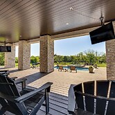 Stunning Ranch Villa: Private Pool & Hot Tub!