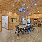 Spacious Kansas Retreat: On-site Disc Golf!