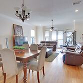 Pet-friendly Houston Home ~ 7 Mi to Downtown!