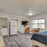 Idyllic Pass-a-grille Studio - Walk to the Beach!