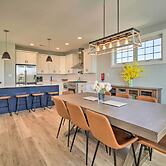 Gorgeous Newly Built Home: Golf Course View!