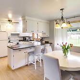 Bright Algoma Home 1 Mi to Lake Michigan!