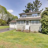 Charming Old Saybrook Home: Half-mi to Sand & Sea!