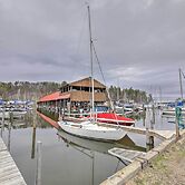 Walk to Marina: Cute Gilford Cottage w/ Grill