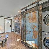 Rustic-chic Apartment w/ Gas Grill: 20 Mi to Msu!