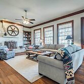 Beautiful Hill Country Ranch Home - 4 Mi to Town!