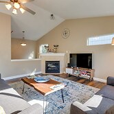 Accommodating Anchorage Abode < 1 Mi to Jewel Lake