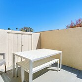 Palm Springs Abode w/ Pool Access, Near Golfing