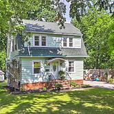 Bright Parma Home w/ Outdoor Space < 10 Mi to Dtwn