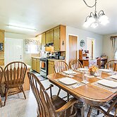 Quiet Pagosa Springs Cabin: Lake & Mountain Views!