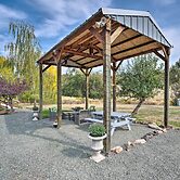 John Day Lakehouse w/ a Great Outdoor Space!