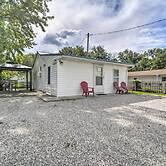 Geneva-on-the-lake Cottage w/ Patio: Walk to Shore