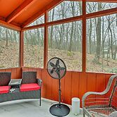 4 Mi to Tubing: Cozy Bushkill Cabin w/ Deck!