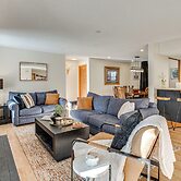 Riverfront Lincoln Condo w/ Patio + Pool Access!