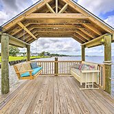 Family Getaway w/ Pier on Currituck Sound