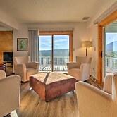 Hot Tub & Moan Mtn Views: North Conway Townhouse